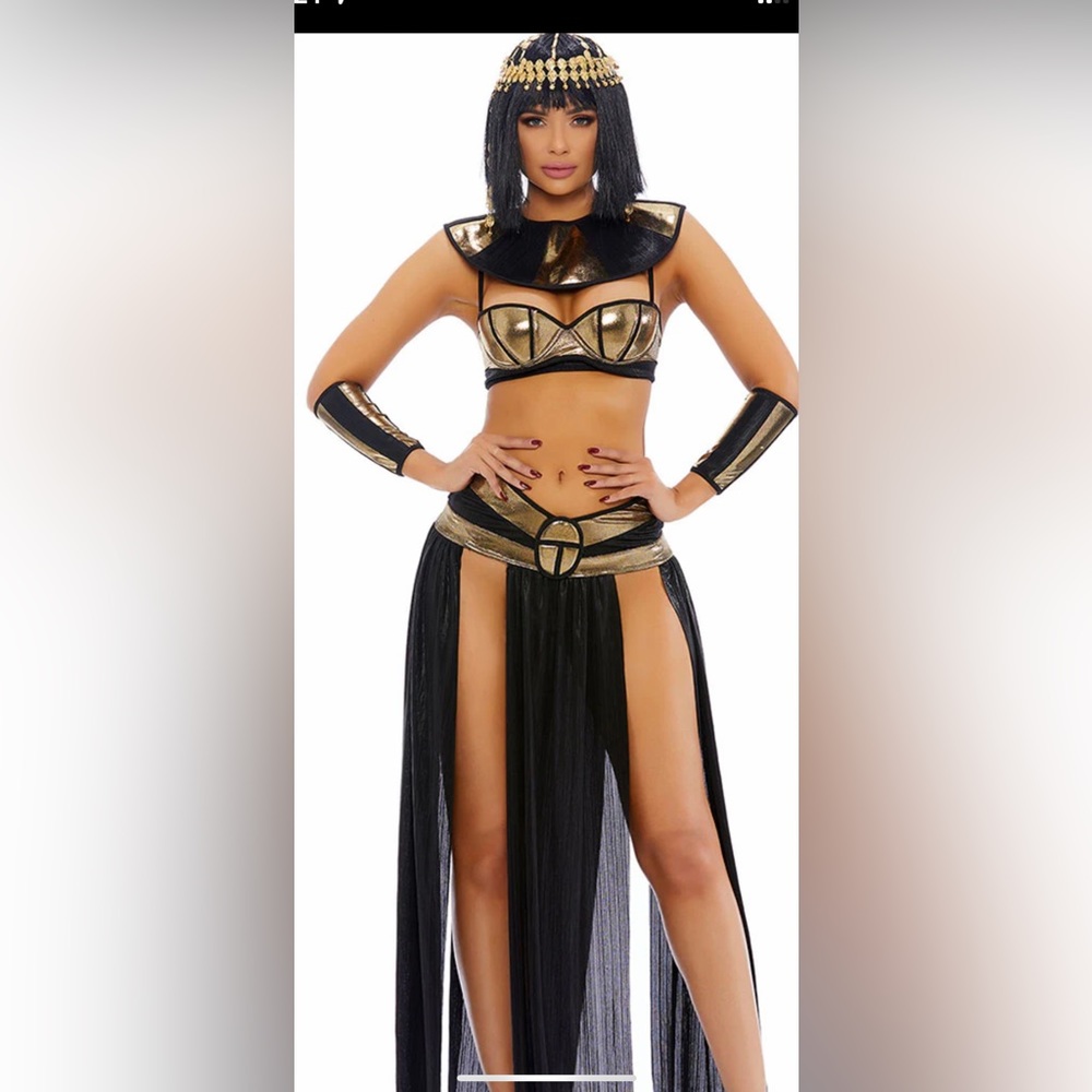 Hallowen costume Cleopatra